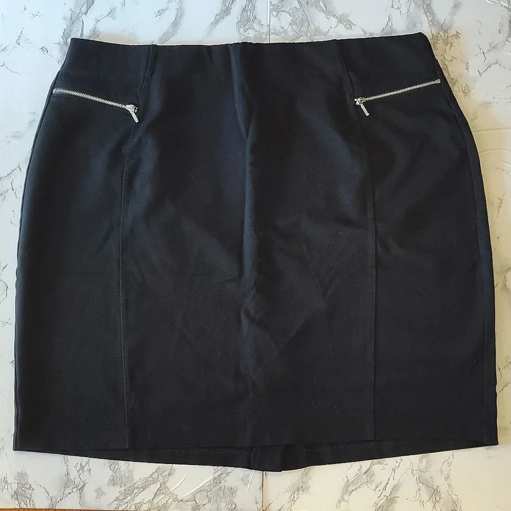 Roz & Ali Black Stretch Zipper‎ Details Pull On Mini Skirt Plus 2X